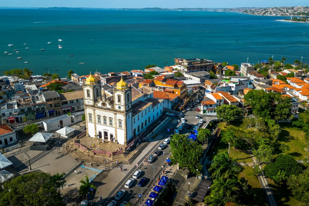 Mais duas lindas cidades brasileiras fazem aniversário: Salvador e Curitiba salvador e curitiba