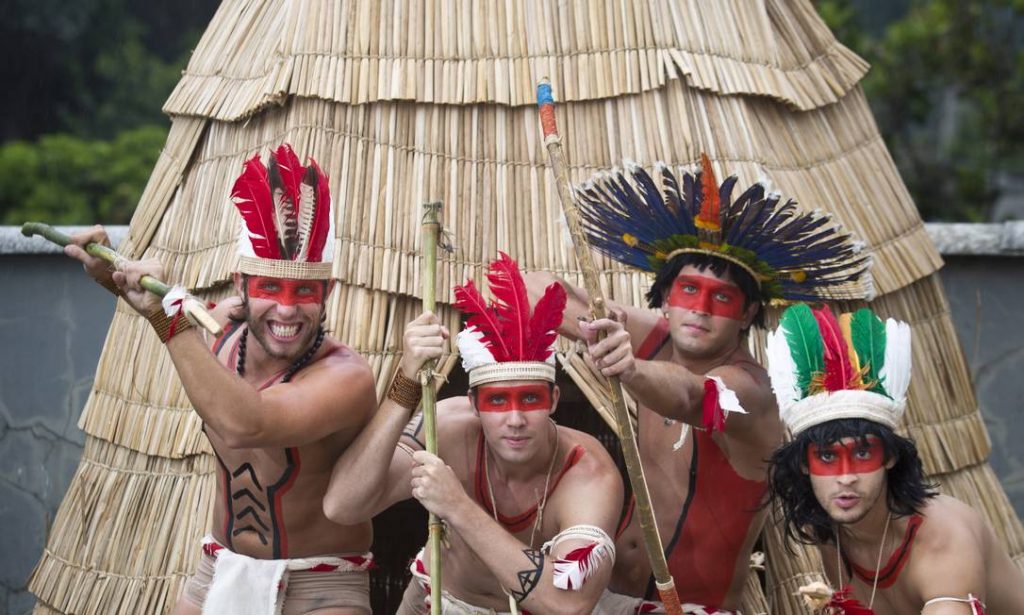 Um pouco da Arquitetura e Engenharia contada através das fantasias de Carnaval fantasias engenheiros e arquitetos