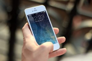 Como funciona a tecnologia dos telefones celulares?