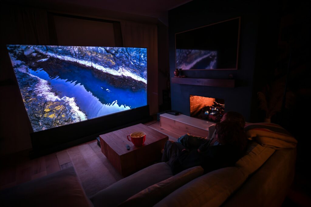 Passo-a-passo de como transformar sala comum em 'Cinema em Casa' cinema em casa