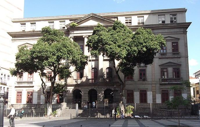 Como surgiram as primeiras escolas de Engenharia? escolas de engenharia