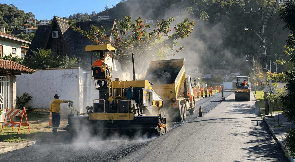 Desafios da Engenharia na Construção de Autoestradas: Planejamento e Execução asfalto
