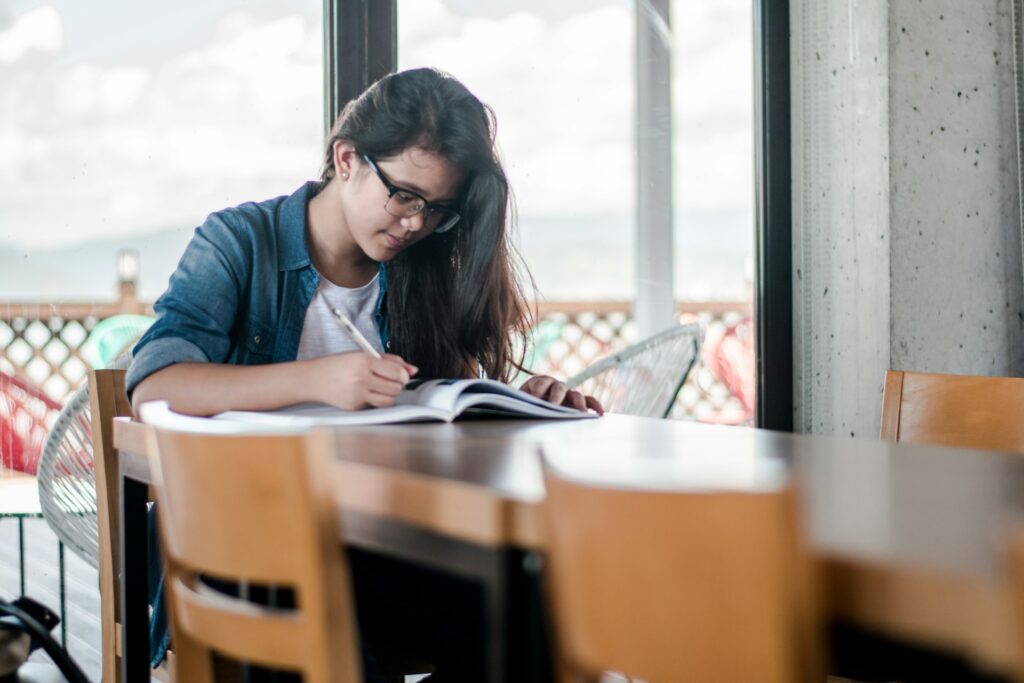 Dicas e inspirações reais para vencer o desafio do TCC na engenharia TCC na engenharia