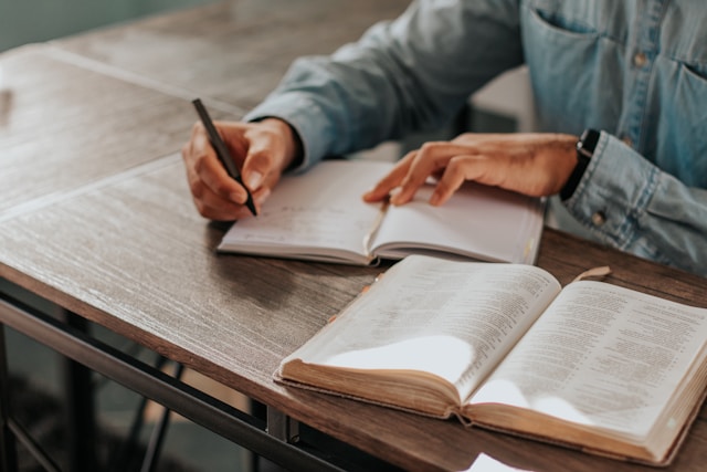 Dicas e inspirações reais para vencer o desafio do TCC na engenharia TCC na engenharia