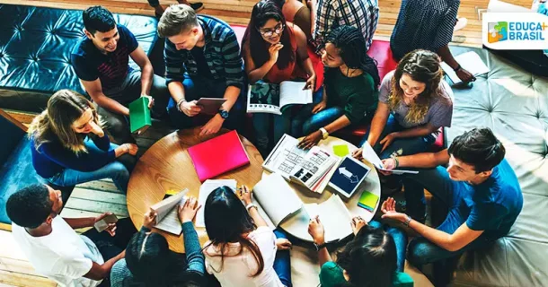 O que é essencial nos cursos das universidades e o que deveria sair da grade curricular? universidades