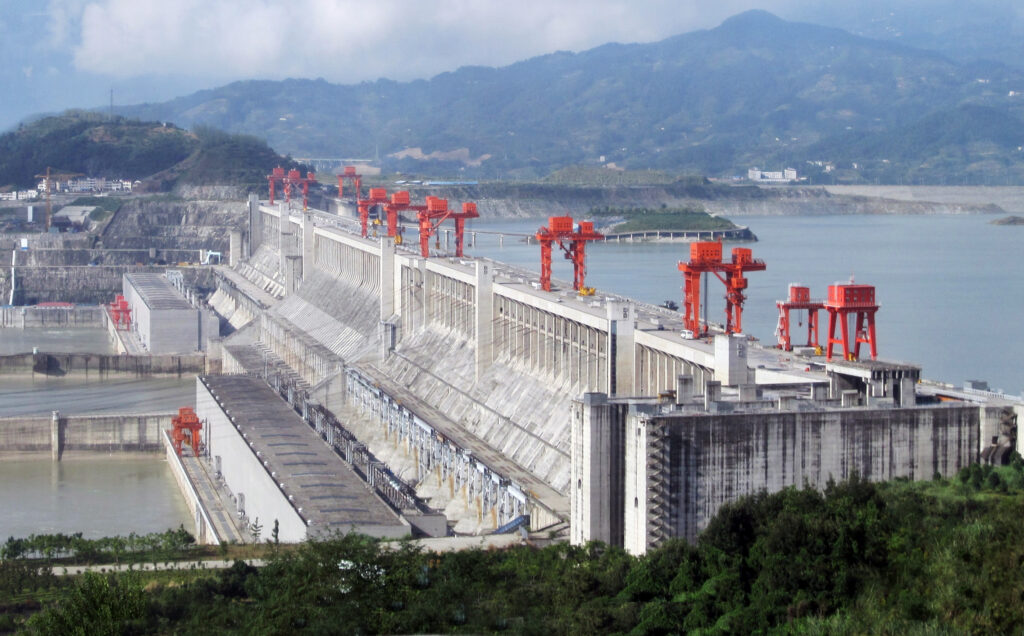 A surpreendente barragem chinesa responsável pela desaceleração da rotação terrestre Hidrelétrica das Três Gargantas China
