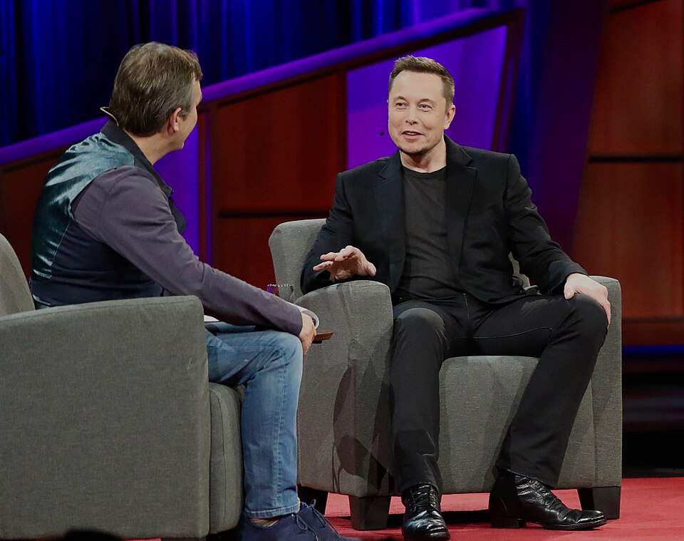 O Paradigma Político de Elon Musk: Trabalho de 40 Horas no Escritório ou nas Ruas? Elon Musk - jornada trabalho tesla