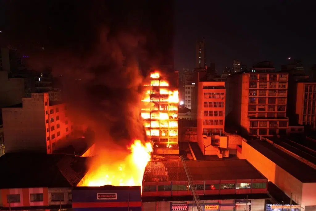 edifício 25 de Março SP