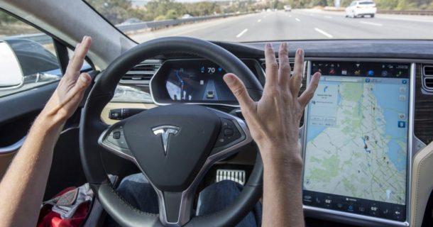 Tesla enfrenta crise com acidentes fatais, recalls em massa e críticas de qualidade autopilot car Model 3 tesla accident