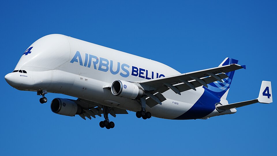 "Avião baleia" chega ao Brasil neste domingo avião cargueiro beluga