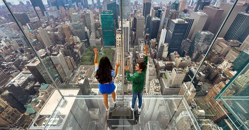 Top of the Rock versus Empire State Building - Hellotickets