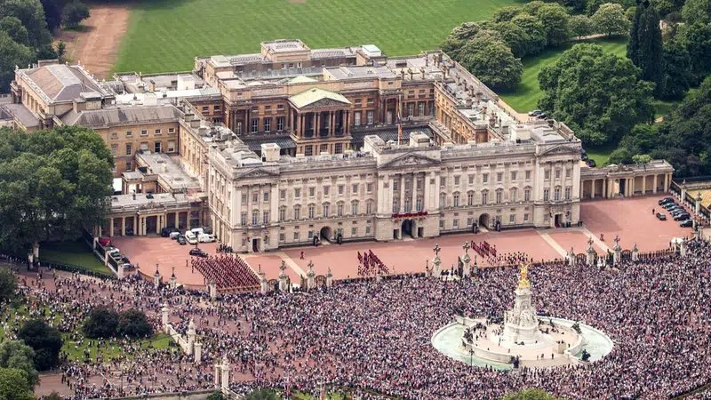 Arquitetura Neoclássica: imagem do Palácio de Buckingham, em Londres 