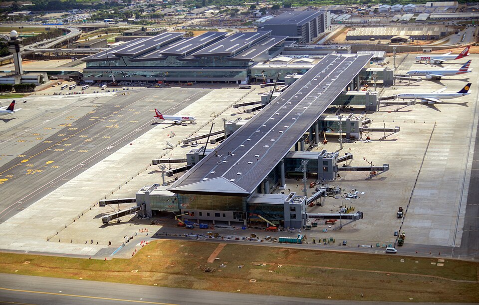É verdade que o magnetismo da Terra está alterando os aeroportos brasileiros? magnetismo da Terra - aviões e aeroportos