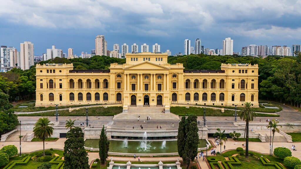 Confira o antes e depois do Museu Nacional e do Museu do Ipiranga, reabertos após restauração Patrimônio Histórico