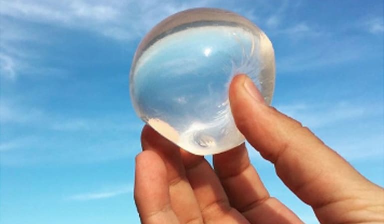 cápsula bolha água biodegradável