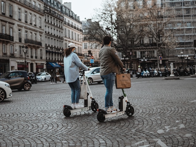 Veículos elétricos: entenda a diferença entre bicicletas, scooters e motos Veículos elétricos: diferença entre bicicletas, scooters e motos