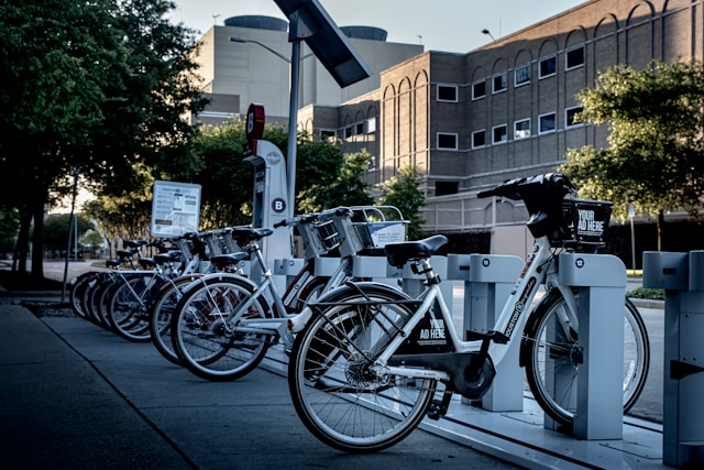 Veículos elétricos: entenda a diferença entre bicicletas, scooters e motos Veículos elétricos: diferença entre bicicletas, scooters e motos