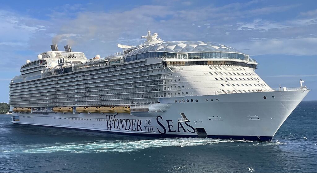 Confira imagens do maior navio de cruzeiros do mundo na atualidade cruzeiro Wonder of the Seas, da Royal Caribbean