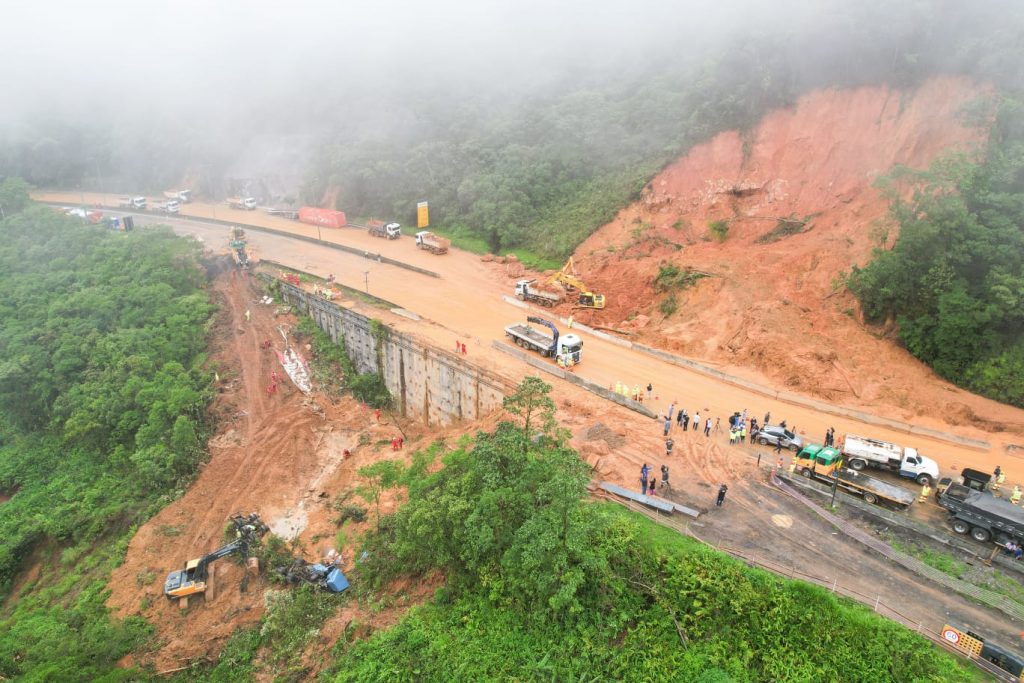 engenharia para contenção de encostas