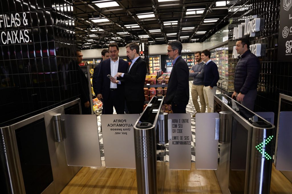 supermercado autônomo Paraná Brasil