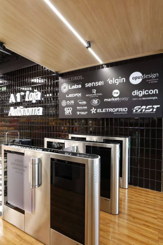 supermercado autônomo Paraná Brasil