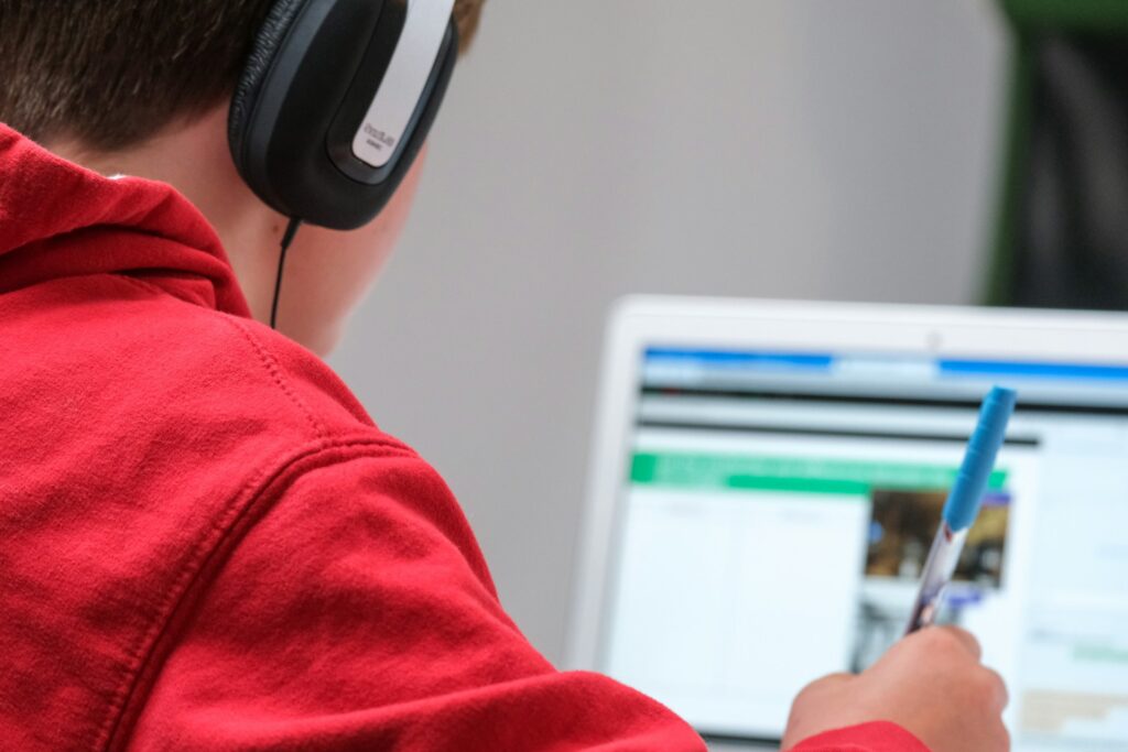 Cursos EAD gratuitos e com certificação para dar um up no currículo cursos ead