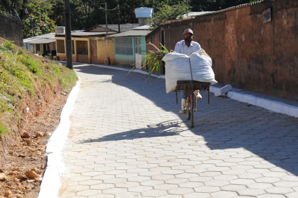 enchentes e inundações