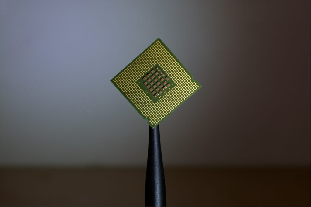 Chip milagroso pode converter calor em energia e prolonga vida útil de baterias indústria de chips
