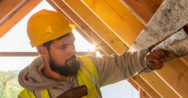 Construção com madeira