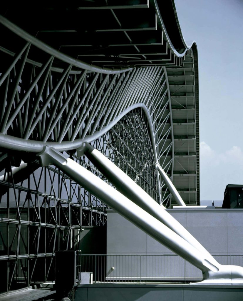 primeiro Aeroporto Construído em cima do Mar