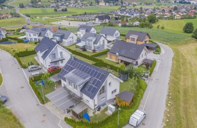 Baterias Estacionárias em Microgeração vs. Energias Renováveis