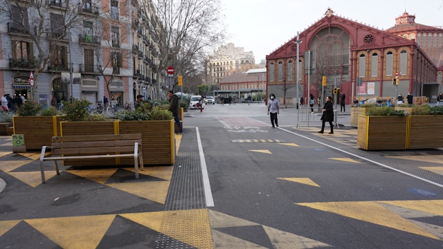 O que é Urbanismo Tático que Transforma Ruas em Espaços de Convívio? urbanismo tático