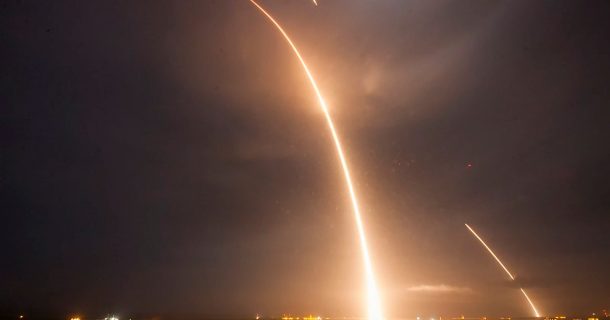 Impacto dos Foguetes na Atmosfera: A Polêmica Envolvendo Elon Musk camadas atmosfera
