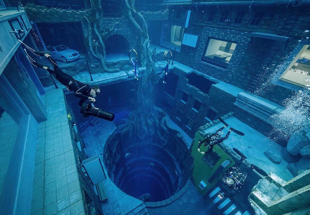 Mergulhe na engenharia da piscina mais profunda do mundo engenharia da piscina mais profunda do mundo
