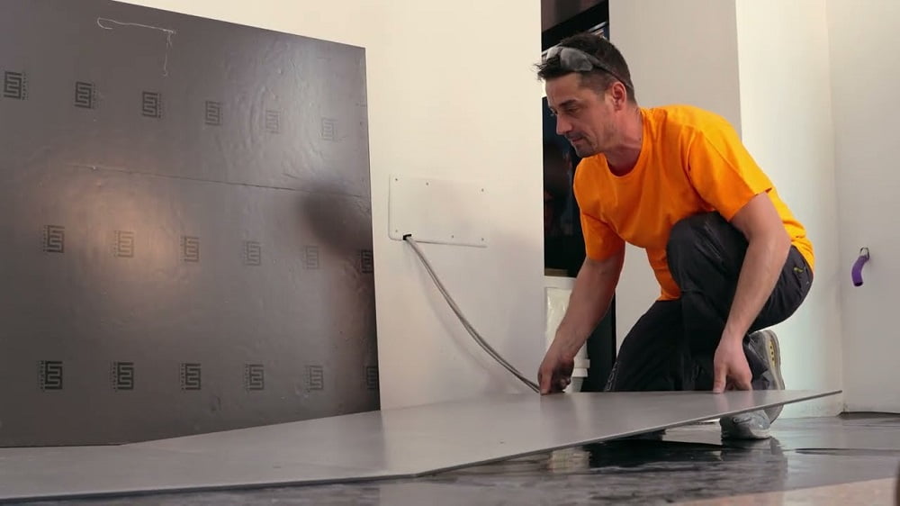 Assentamento de azulejos sem argamassa