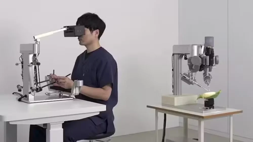 Robô da Sony Costura Grão de Milho em Microcirurgia