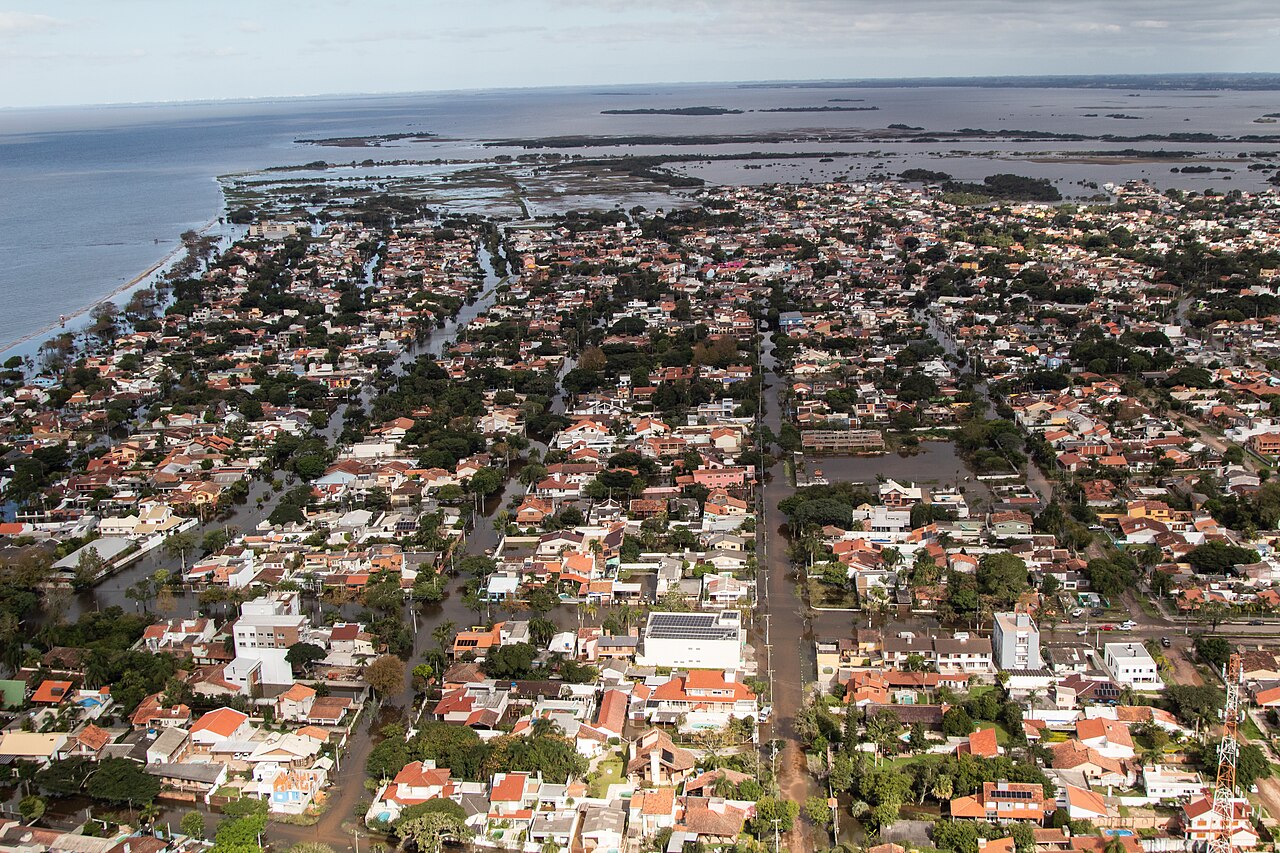 Governo gaúcho propõe realocar cidades inteiras para combater inundações: Será a solução ideal? inundações enchentes RS