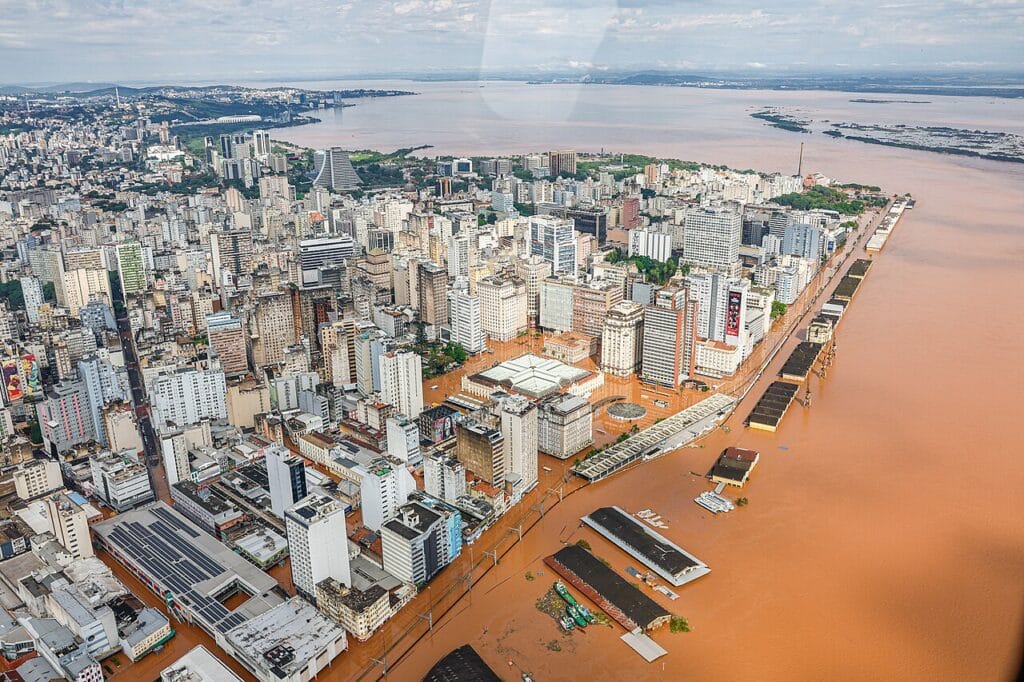 Governo gaúcho propõe realocar cidades inteiras para combater inundações: Será a solução ideal? inundações enchentes RS