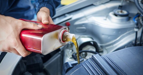 Viscosidade do Óleo: Entenda Como Ela Impacta o Desempenho do Seu Carro Viscosidade do Óleo do Motor do Carro