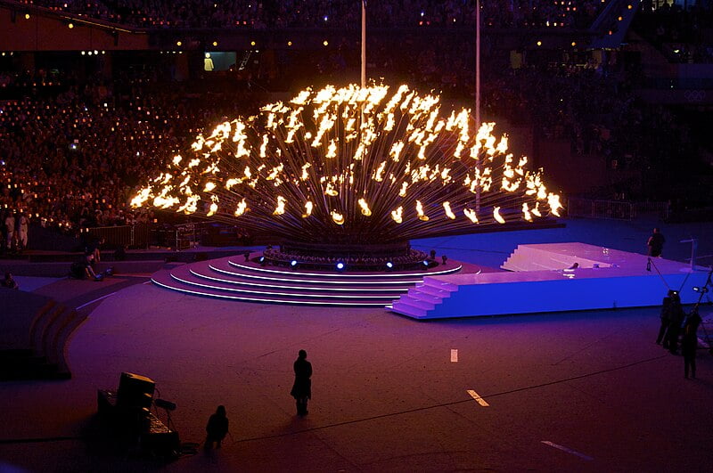 As Estruturas de Piras Olímpicas mais Bonitas em Jogos Mundiais estruturas de piras olímpicas