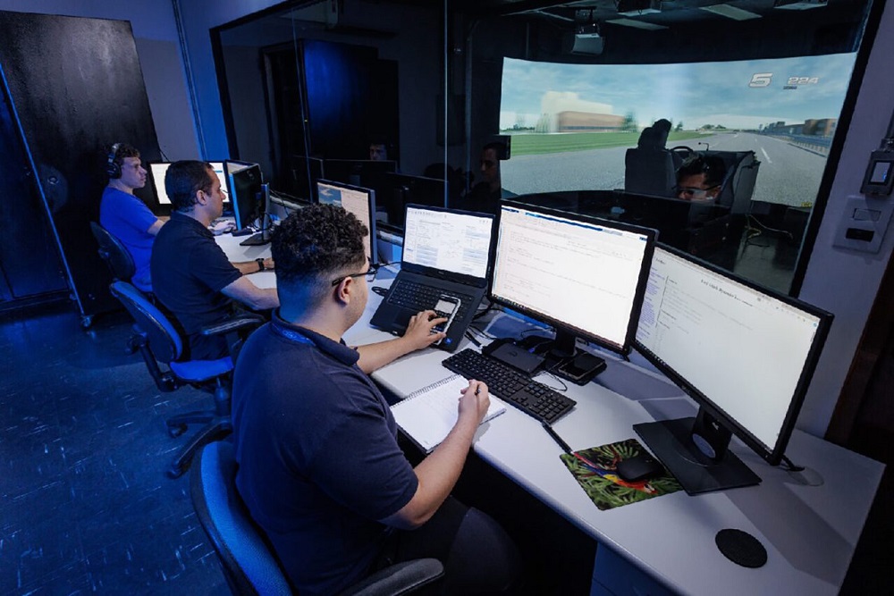 Conheça o Simulador Estático da Ford que revoluciona os Testes Automotivos no Brasil simulador estático Ford