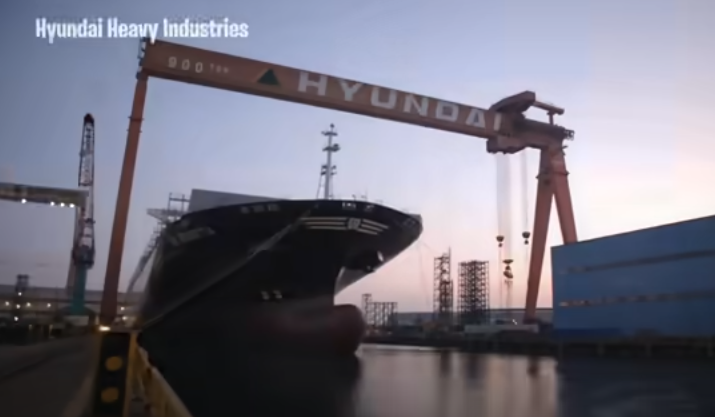 Hyundai-10000, o maior guindaste flutuante do mundo