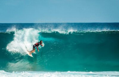 ondas gigantes no surfe