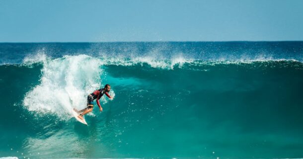 ondas gigantes no surfe