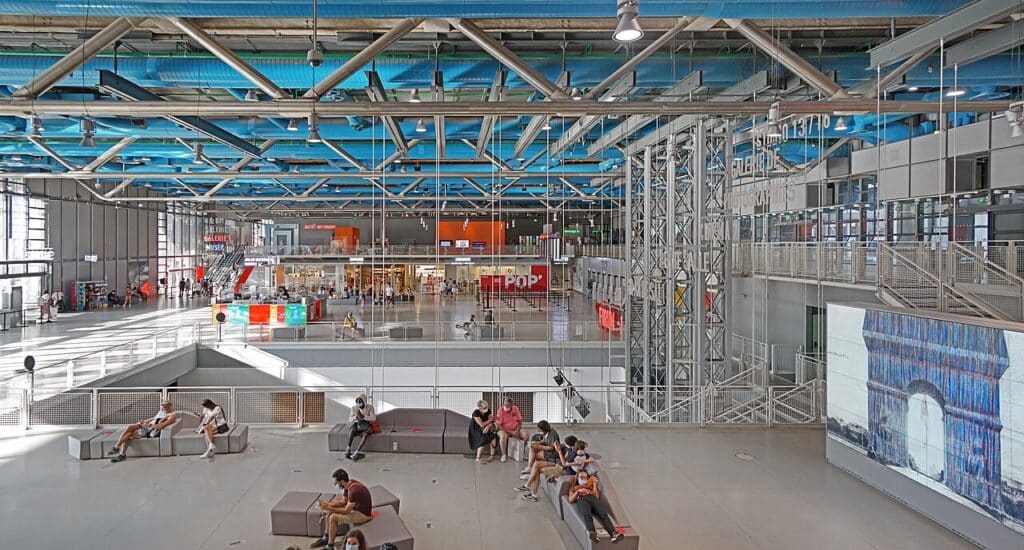 Entenda como o Centro Georges Pompidou em Paris desafia a engenharia tradicional Centro Georges Pompidou