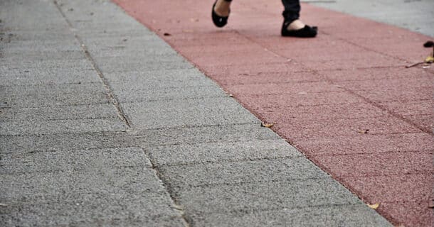 Como são Feitas as Peças de Pavimento Intertravado