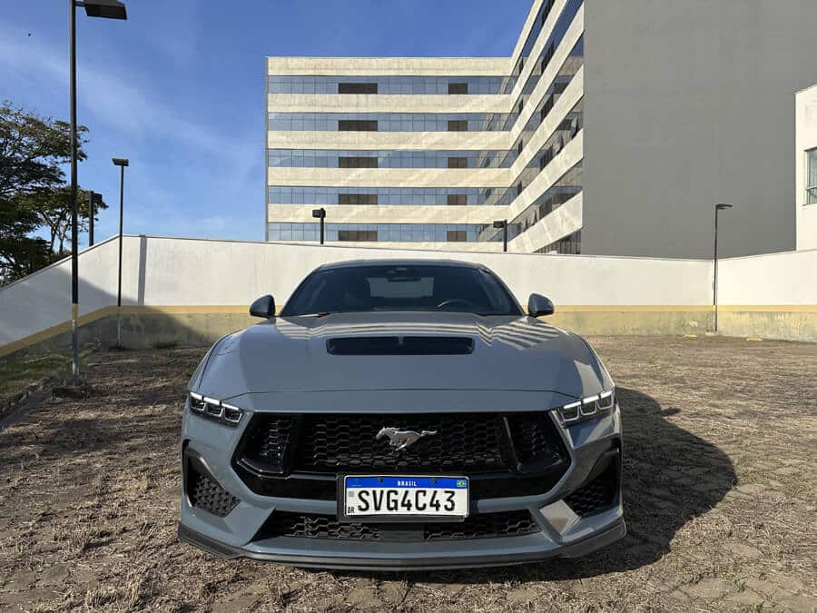 Confira como foi dirigir o Mustang GT, o V8 lendário que desafia gerações Ford Mustang GT