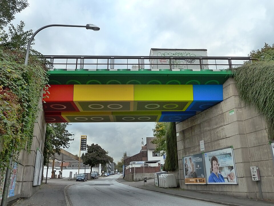Essa ponte tipo LEGO é tão incrível que ninguém acredita que existe na Alemanha ponte LEGO Alemanha
