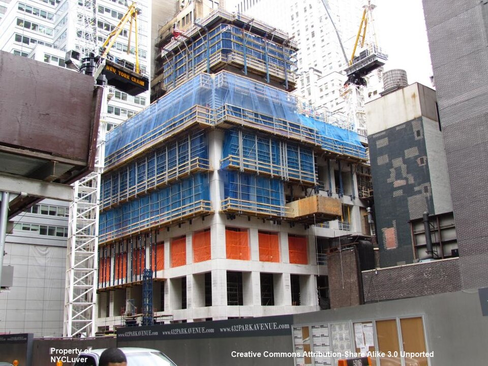 Conheça o arranha-céu bilionário de NY que prometia luxo e agora rachando Arquitetura 432 Park Avenue