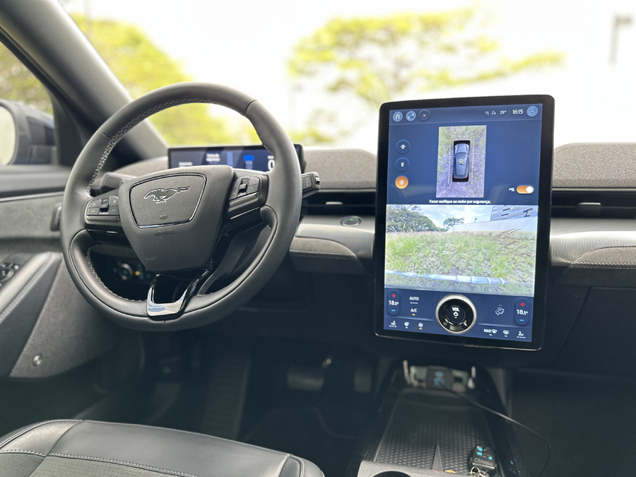 Conheça o Mustang Mach-E GT e descubra os destaques da engenharia, design e tecnologia deste SUV elétrico Mustang Mach-E GT